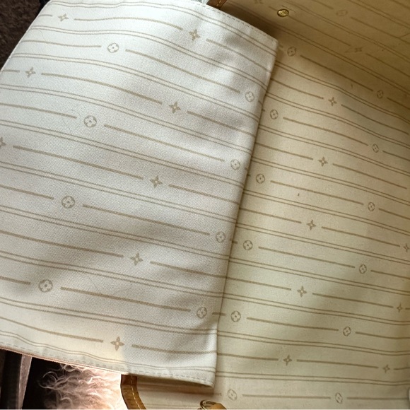 Louis Vuitton Neverfull MM Damien Azur - Picture 10 of 15